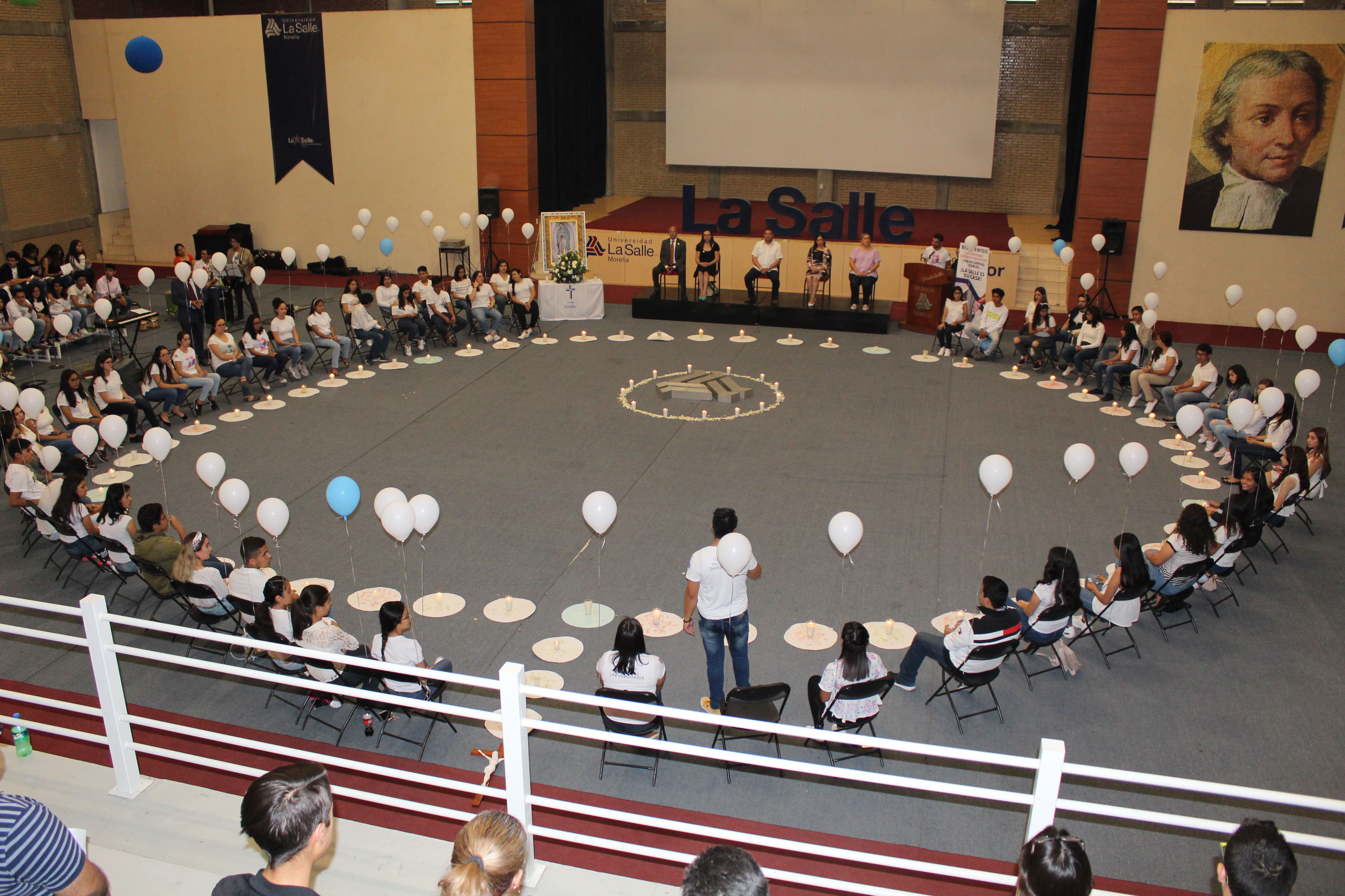 SE REALIZA ROSARIO VIVIENTE EN LA UNIVERSIDAD LA SALLE MORELIA 