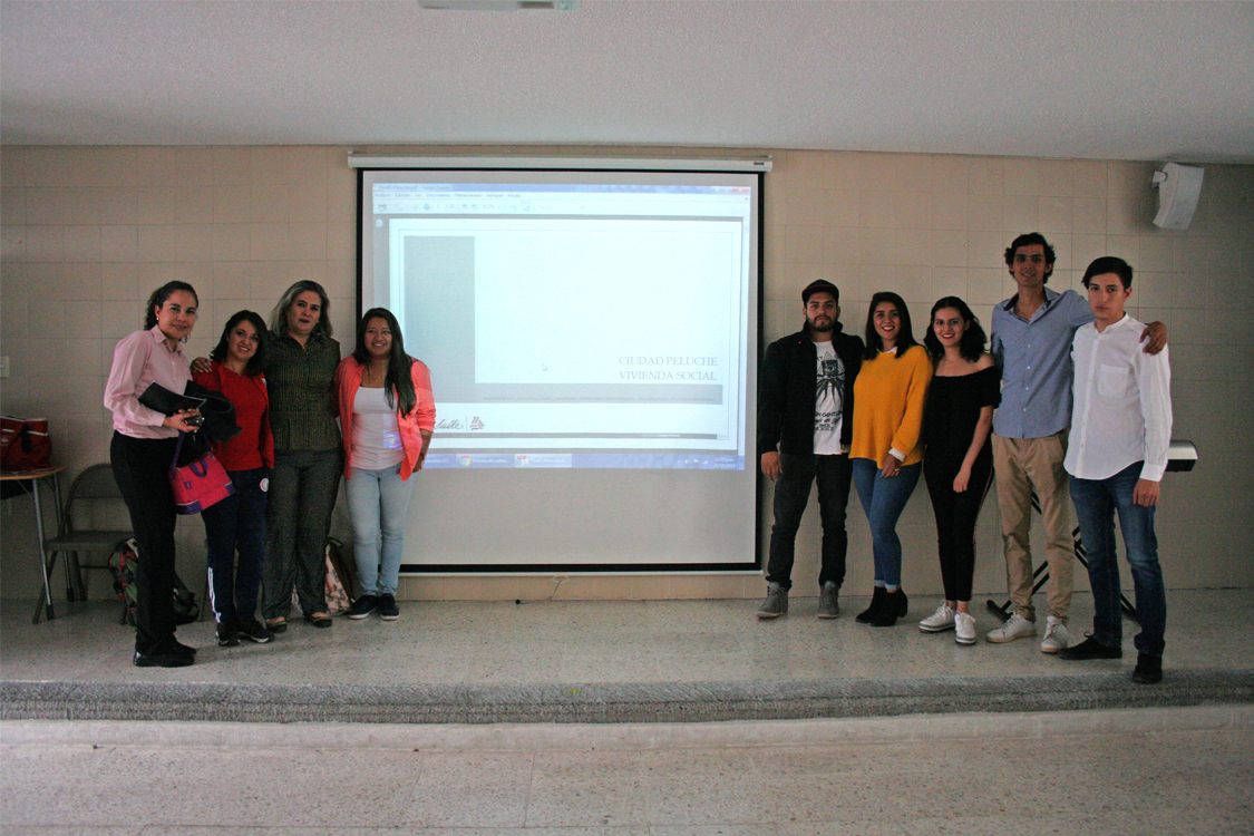 ALUMNOS DE ARQUITECTURA PRESENTAN EL PROYECTO 