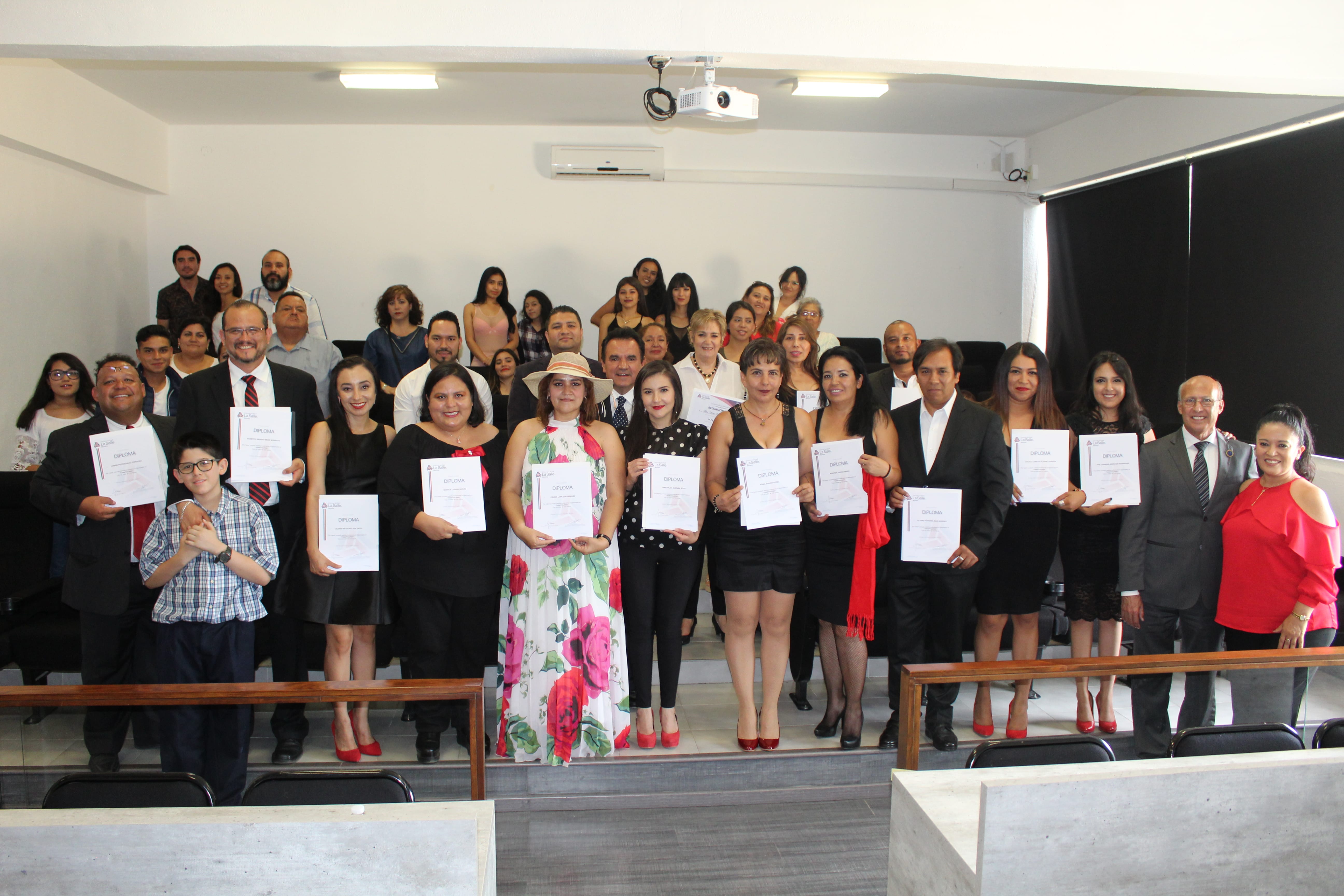 CULMINAN DIPLOMADO EN TANATOLOGÍA EN LA SALLE MORELIA