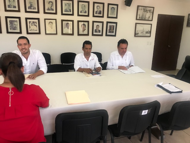 FIRMA DE CONVENIO ENTRE EL AYUNTAMIENTO DE ZIHUATANEJO Y LA UNIVERSIDAD LA SALLE MORELIA