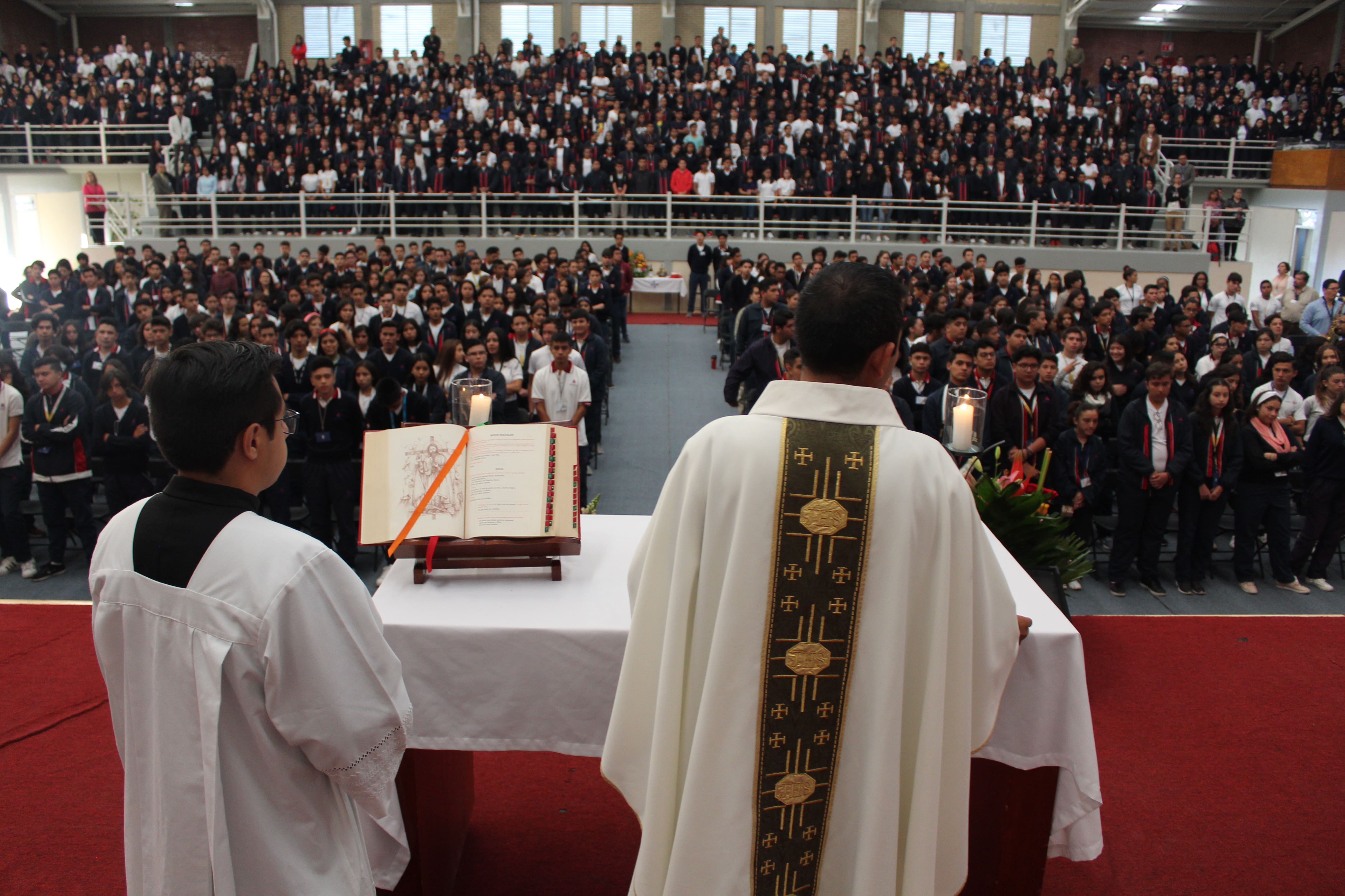 VIVIMOS EN COMUNIDAD EN INICIO DEL CICLO ESCOLAR 2019-2020 CON LA MISA DE ACCIÓN DE GRACIAS