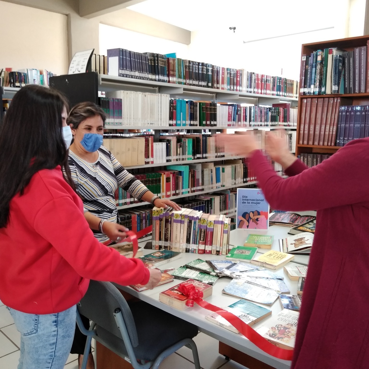 EXPOSICIÓN LITERARIA, CENTRO DE MULTIMEDIOS